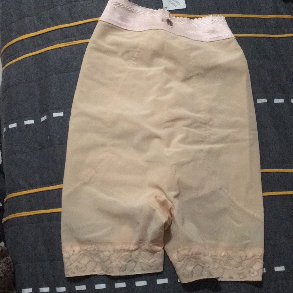 Ardyss short shapeware